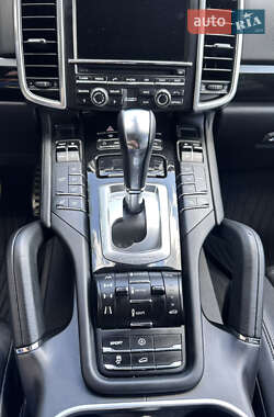 Внедорожник / Кроссовер Porsche Cayenne 2013 в 