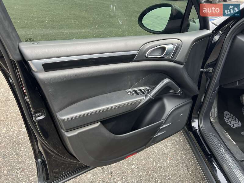 Внедорожник / Кроссовер Porsche Cayenne 2010 в Киеве фото 24 Внедорожник / Кроссовер Porsche Cayenne 2010 в Киеве