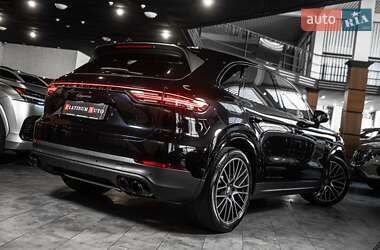 Позашляховик / Кросовер Porsche Cayenne 2020 в 