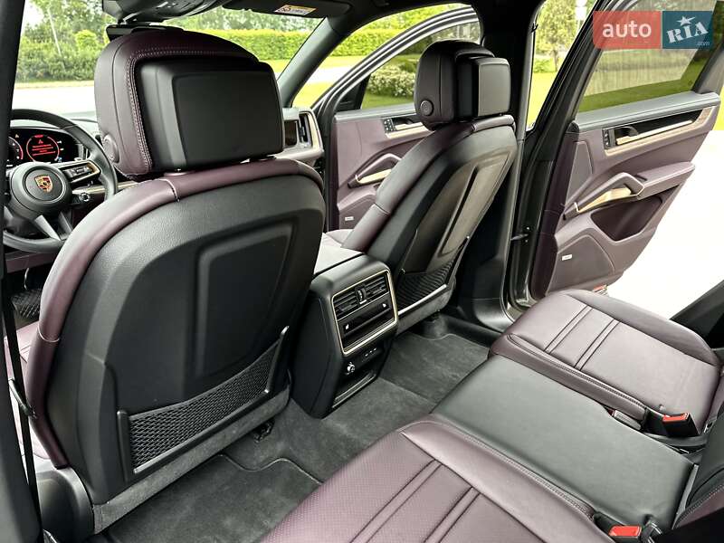 Позашляховик / Кросовер Porsche Cayenne 2024 в Києві