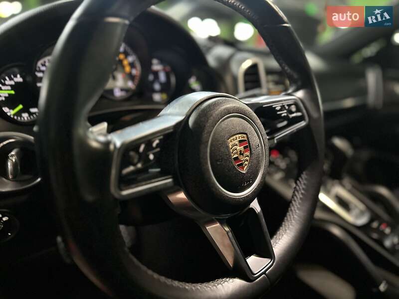 Позашляховик / Кросовер Porsche Cayenne 2015 в Києві