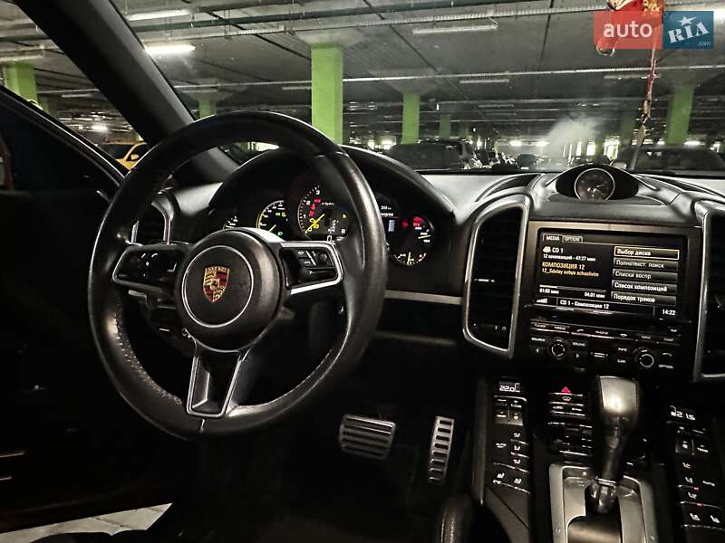 Позашляховик / Кросовер Porsche Cayenne 2015 в Києві
