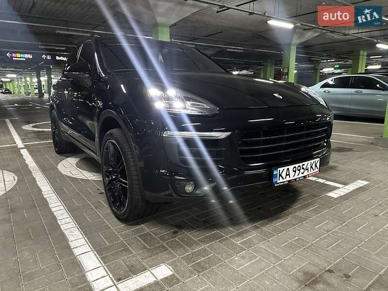 Позашляховик / Кросовер Porsche Cayenne 2015 в Києві