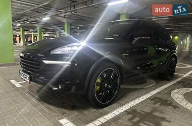 Позашляховик / Кросовер Porsche Cayenne 2015 в 