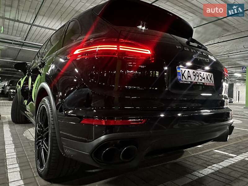 Позашляховик / Кросовер Porsche Cayenne 2015 в Києві