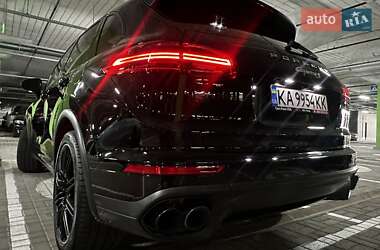Позашляховик / Кросовер Porsche Cayenne 2015 в 