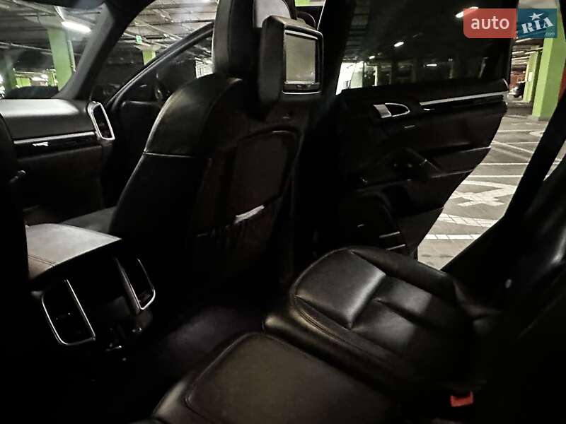 Позашляховик / Кросовер Porsche Cayenne 2015 в Києві