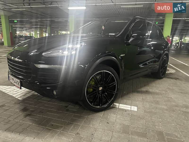Позашляховик / Кросовер Porsche Cayenne 2015 в Києві