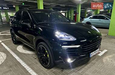 Внедорожник / Кроссовер Porsche Cayenne 2015 в Киеве