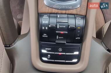 Внедорожник / Кроссовер Porsche Cayenne 2013 в 
