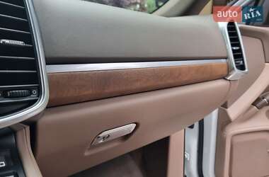 Внедорожник / Кроссовер Porsche Cayenne 2013 в 