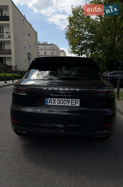 Внедорожник / Кроссовер Porsche Cayenne 2021 в 