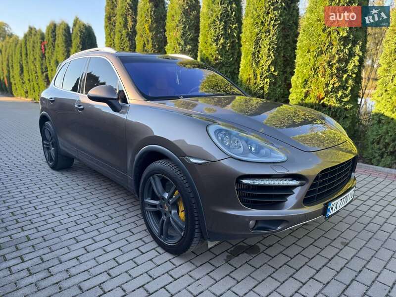 Внедорожник / Кроссовер Porsche Cayenne 2013 в Коростене