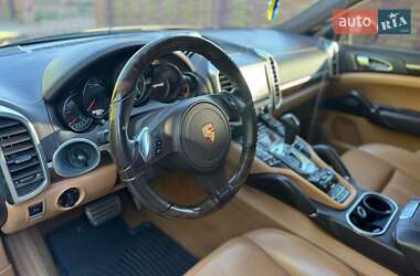 Внедорожник / Кроссовер Porsche Cayenne 2013 в 