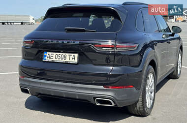 Внедорожник / Кроссовер Porsche Cayenne 2017 в 