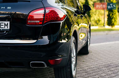 Позашляховик / Кросовер Porsche Cayenne 2012 в 