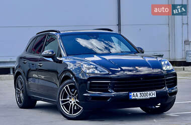 Внедорожник / Кроссовер Porsche Cayenne 2017 в 