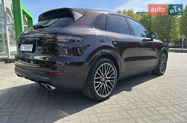 Внедорожник / Кроссовер Porsche Cayenne 2020 в 