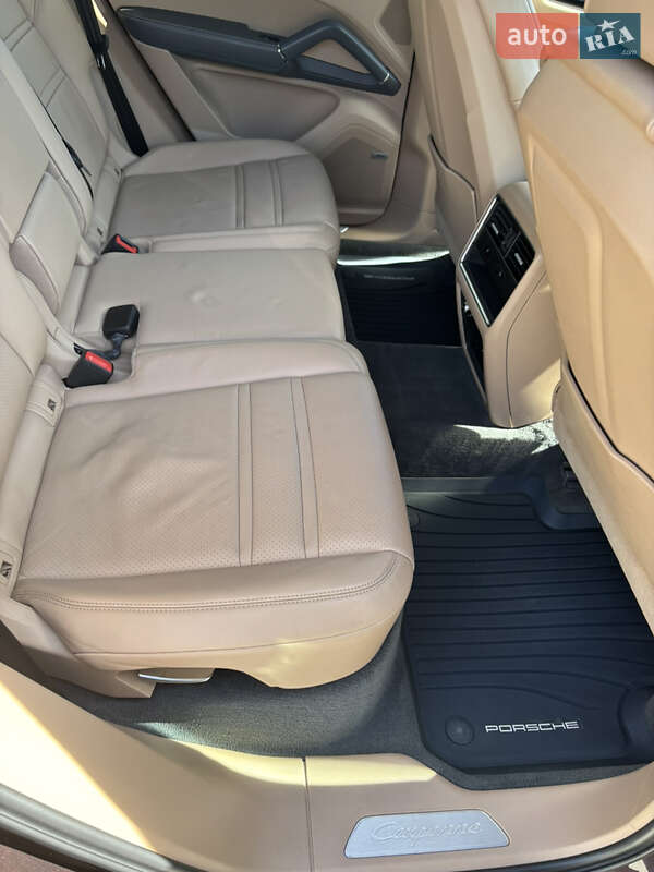 Позашляховик / Кросовер Porsche Cayenne 2020 в Луцьку