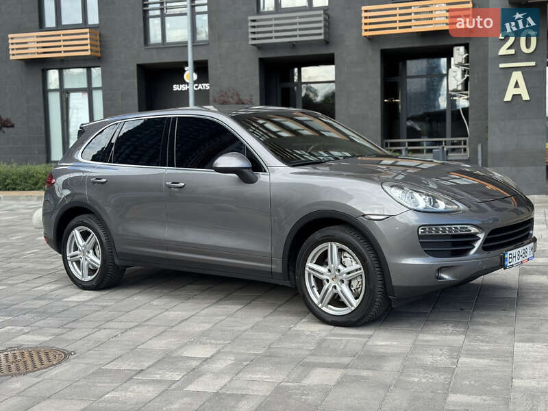 Внедорожник / Кроссовер Porsche Cayenne 2012 в Киеве