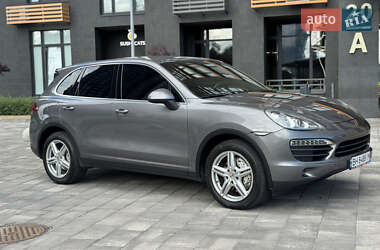 Внедорожник / Кроссовер Porsche Cayenne 2012 в 