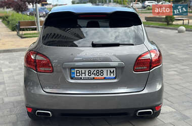 Внедорожник / Кроссовер Porsche Cayenne 2012 в 