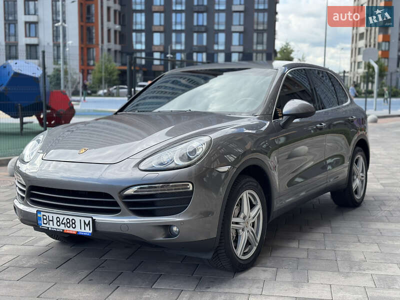 Внедорожник / Кроссовер Porsche Cayenne 2012 в Киеве
