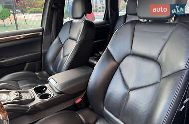 Внедорожник / Кроссовер Porsche Cayenne 2012 в 