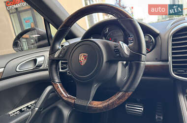 Внедорожник / Кроссовер Porsche Cayenne 2012 в 