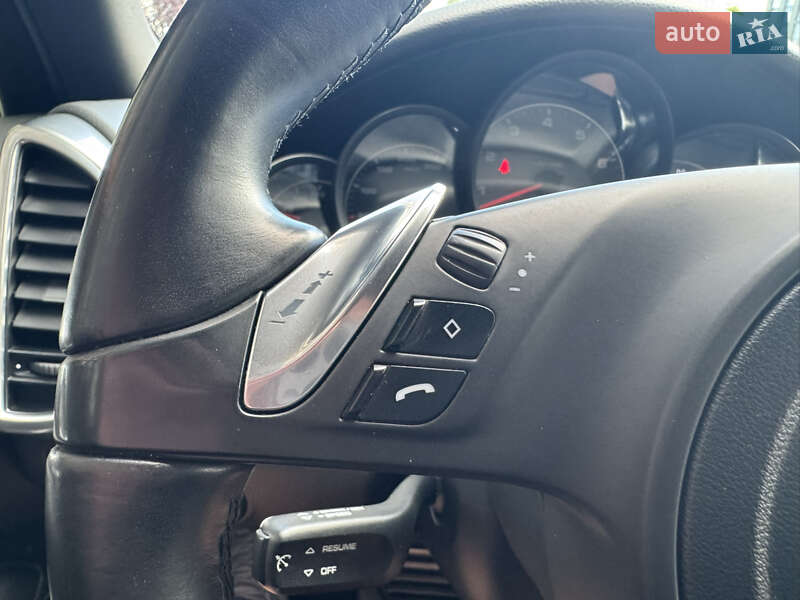 Внедорожник / Кроссовер Porsche Cayenne 2012 в Киеве