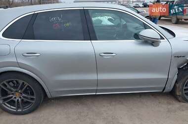 Внедорожник / Кроссовер Porsche Cayenne 2021 в 