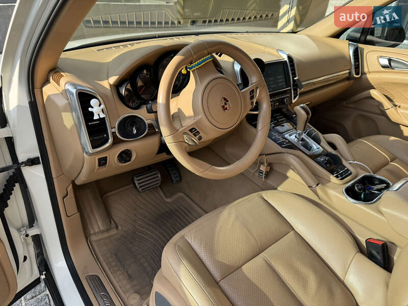 Внедорожник / Кроссовер Porsche Cayenne 2011 в Днепре