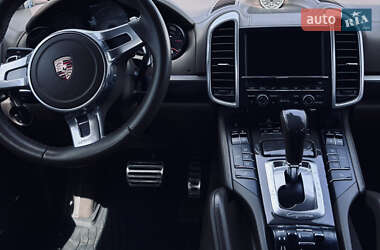 Внедорожник / Кроссовер Porsche Cayenne 2013 в 