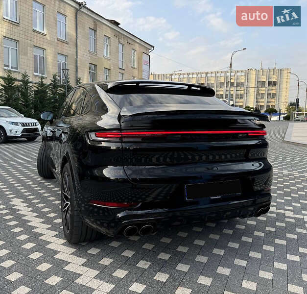 Внедорожник / Кроссовер Porsche Cayenne 2024 в 