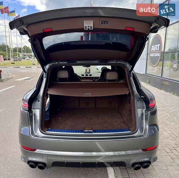 Внедорожник / Кроссовер Porsche Cayenne 2022 в Киеве