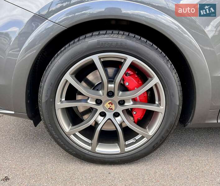 Внедорожник / Кроссовер Porsche Cayenne 2022 в Киеве