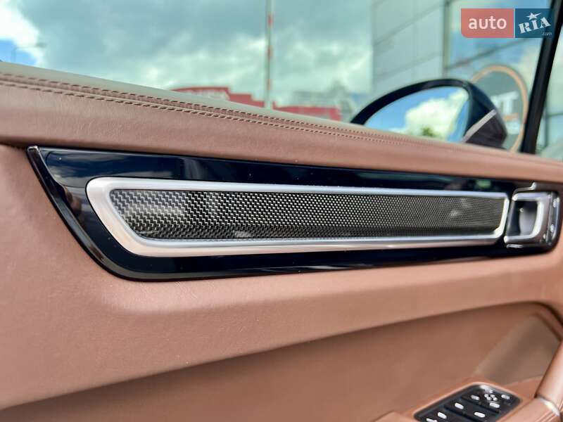 Внедорожник / Кроссовер Porsche Cayenne 2022 в Киеве