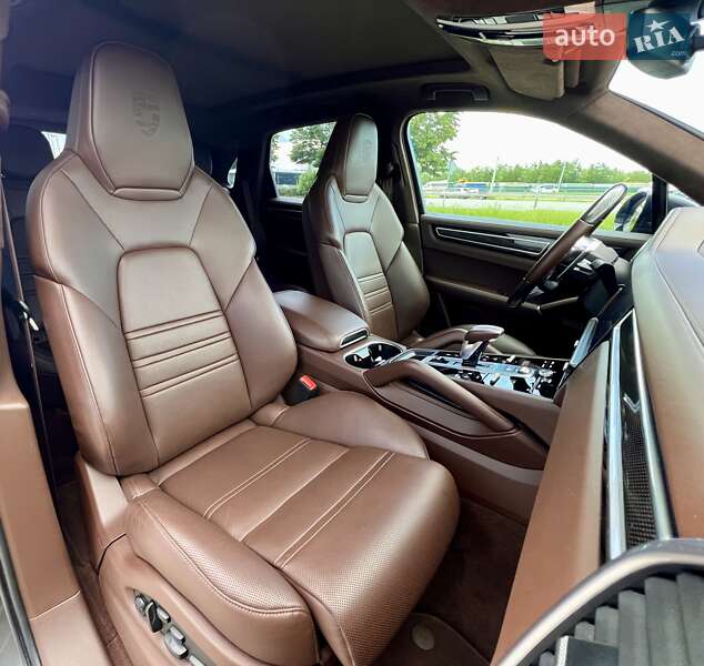 Внедорожник / Кроссовер Porsche Cayenne 2022 в Киеве