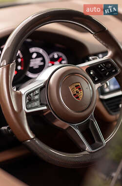 Внедорожник / Кроссовер Porsche Cayenne 2019 в 