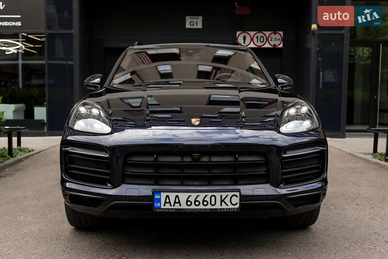 Внедорожник / Кроссовер Porsche Cayenne 2019 в 