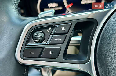 Внедорожник / Кроссовер Porsche Cayenne 2018 в 