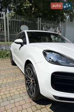 Позашляховик / Кросовер Porsche Cayenne 2019 в 