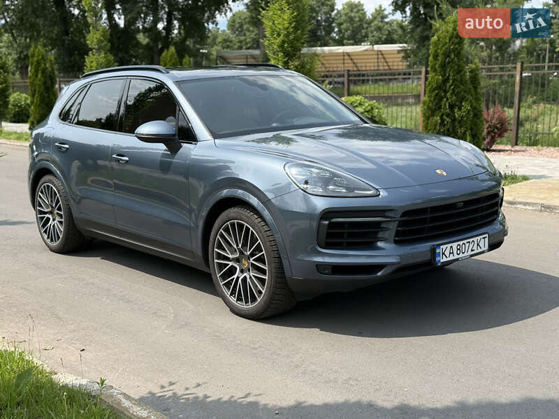 Внедорожник / Кроссовер Porsche Cayenne 2017 в 