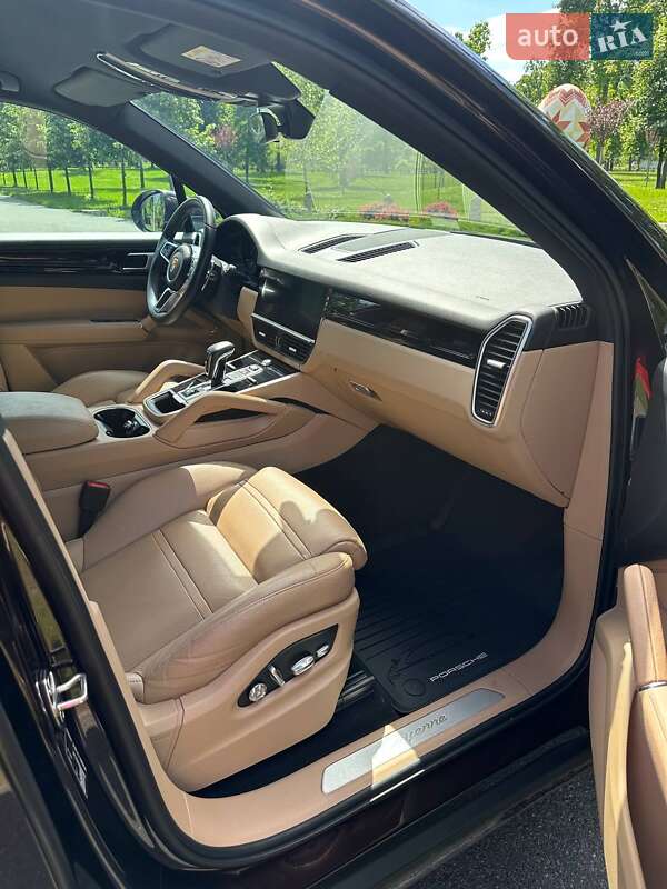 Внедорожник / Кроссовер Porsche Cayenne 2018 в Киеве