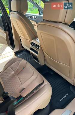 Внедорожник / Кроссовер Porsche Cayenne 2018 в 