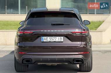 Внедорожник / Кроссовер Porsche Cayenne 2021 в 