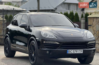 Внедорожник / Кроссовер Porsche Cayenne 2012 в 