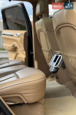 Внедорожник / Кроссовер Porsche Cayenne 2012 в 
