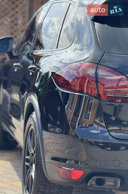 Внедорожник / Кроссовер Porsche Cayenne 2012 в 