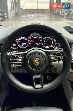 Внедорожник / Кроссовер Porsche Cayenne 2019 в 